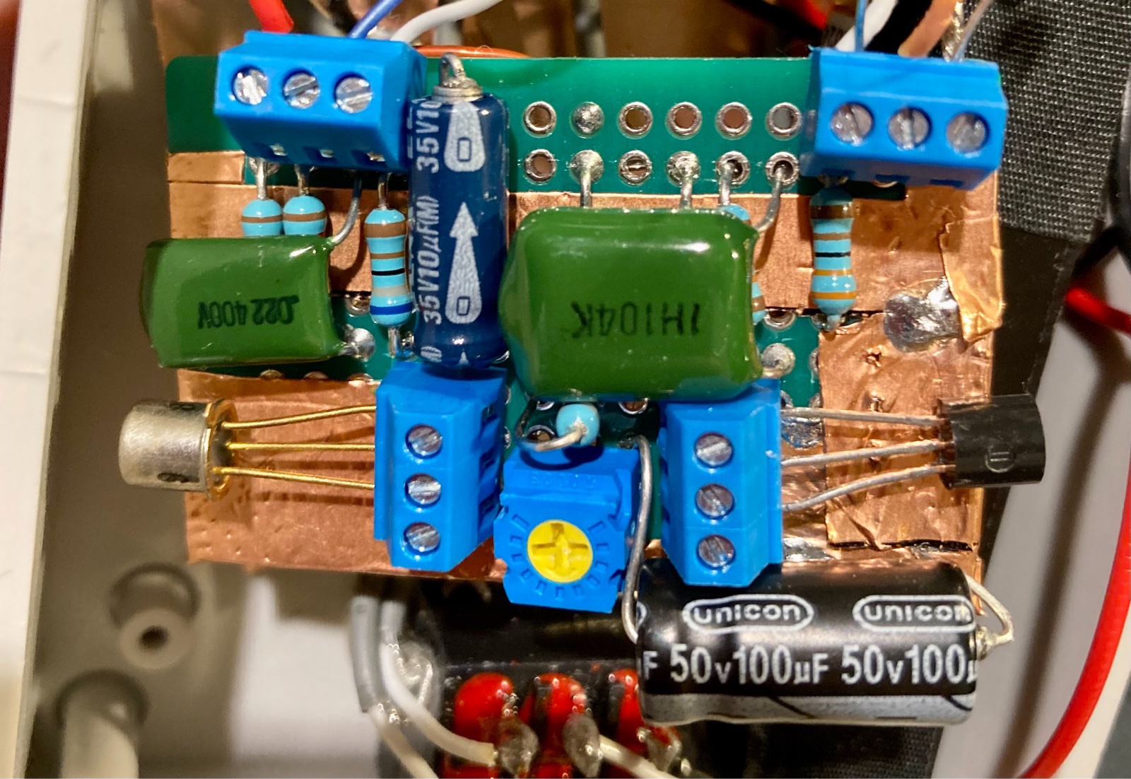 HeathKit クローンがMarshall JCM2000の強烈なノイズ再生能力に悩まさ